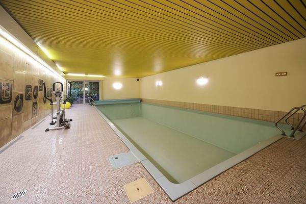 17 - Schwimmbad