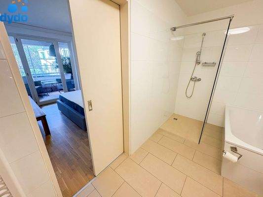 Durchgang vom Bad ins Schlafzimmer