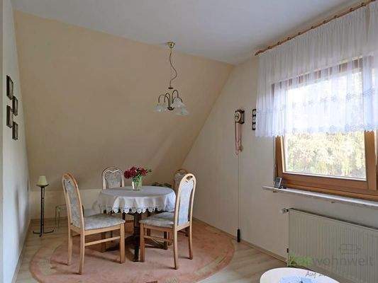 Esstisch im Wohnzimmer