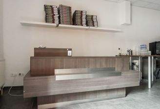 Eingangsbereich mit Theke