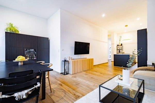 Großer Wohn- und Essbereich