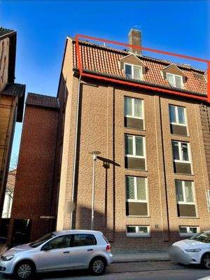 Ansicht von der Straße auf die Ostseite des Hauses