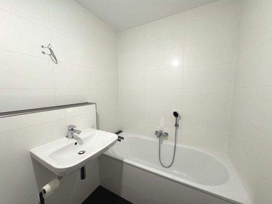 Wannenbad u. Waschplatz