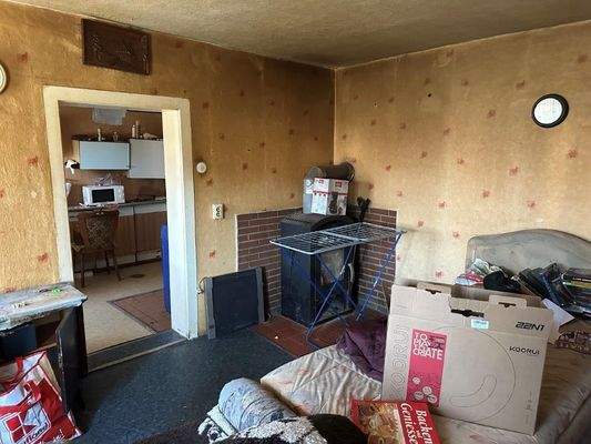 Wohnraum m. Blick in die Küche- HH