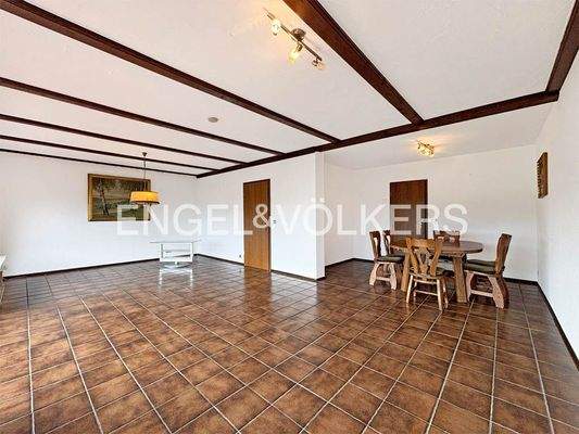 EG:  Wohn-/Esszimmer