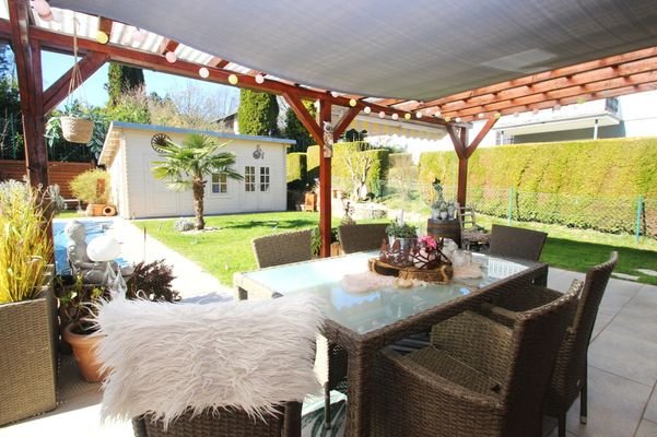 … auf ihre traumhafte Terrasse 