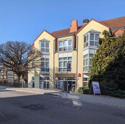 Vorderansicht von rechts