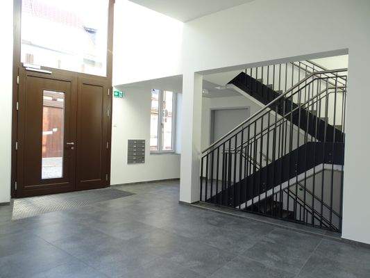 Zugang Haus und Treppenhaus.JPG