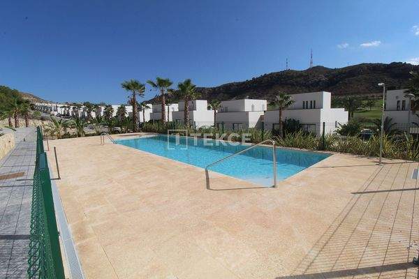 Golf View Apartments Near the Sea and City in Alicante