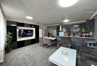 Küche mit Essbereich