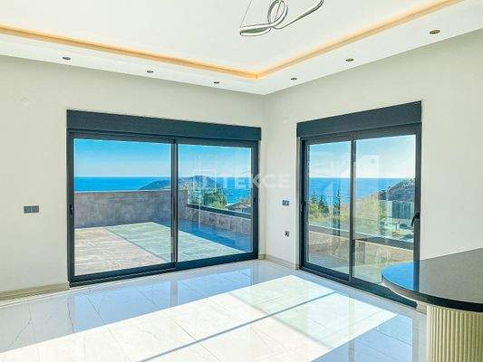 Home with Pool, Garden, City and Sea Views in Alanya Antalya