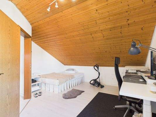 1. OG - Schlaf- und Arbeitszimmer 2.jpg