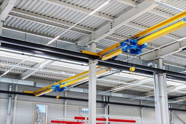 3 Krananlagen (mit je 5 to Nutzlast)