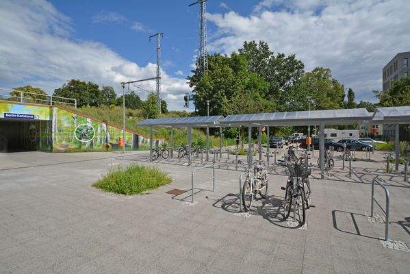 Zugang zum S-Bahnhof Karlshorst