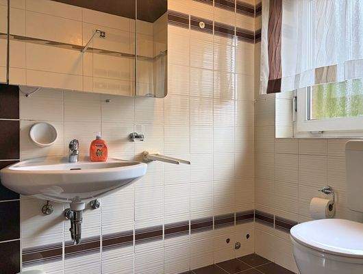 Vorderhaus_EG_Badezimmer