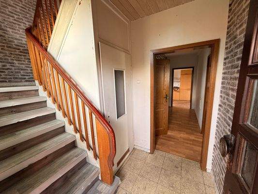 11 Eingangsbereich linke Hälfte