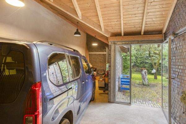 Großzügige - Garage