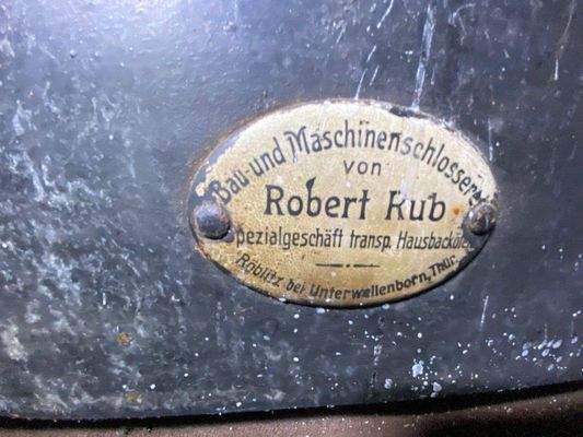 36 Ein Brot- Backofen darf natürlich nicht fehlen 