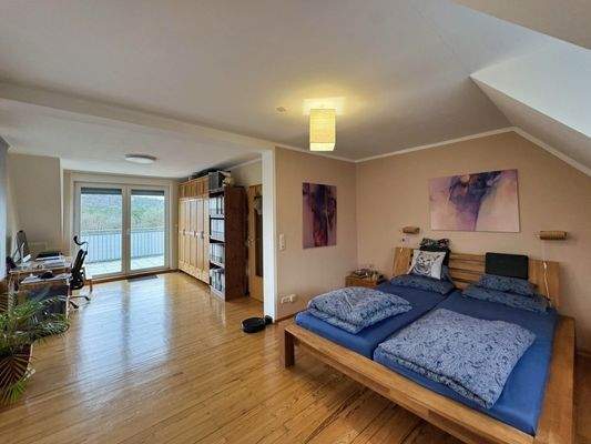 Schlaf- und Bürozimmer