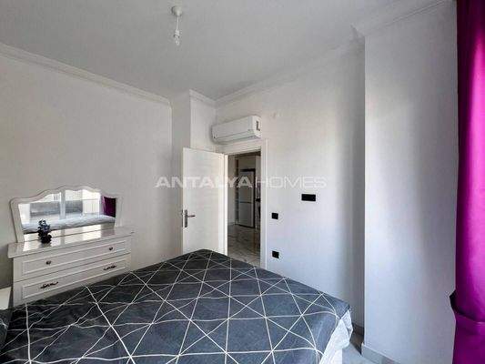 Ready to Move Flat for Sale in a Complex with a Pool in Alanya