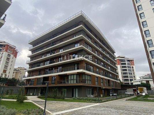 Apartments with Stunning Gardens in İstanbul Ümraniye