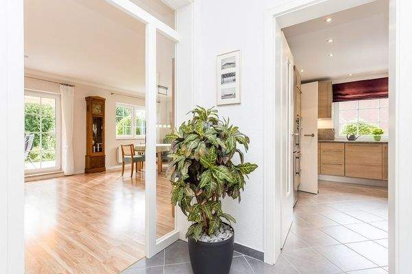 Blick Wohnzimmer Küche EG