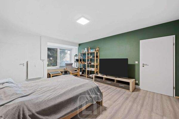 Geräumiges Schlafzimmer