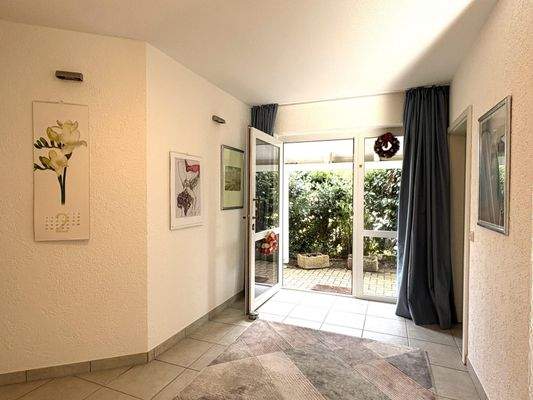 Großzügiger Eingangsbereich