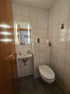 KTUQ9772.JPG Gäste WC E.G.