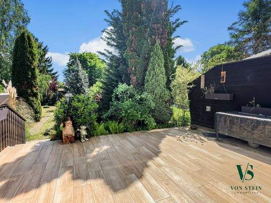 Terrasse mit Garten