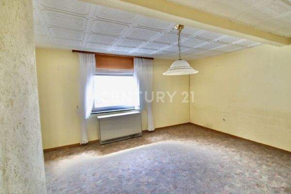 Wohnzimmer EG Ansicht zum Fenster