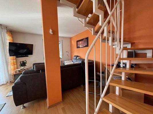 Wohnbereich mit Zugang zur 2. Ebene