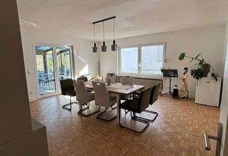 Esszimmer mit Wintergarten