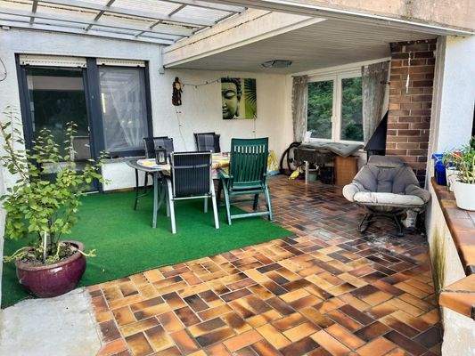 Ihr Lieblingsplatz... der ca. 28m² große Freisitz mit Zugang vom Wohnzimmer