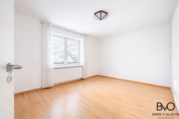 Lichtdurchflutetes Schlafzimmer