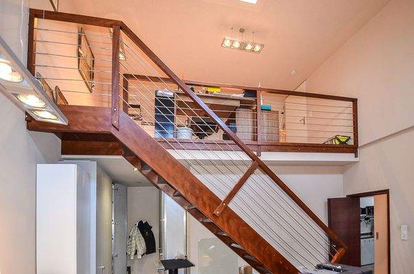 Büro / Zimmer mit Galerie