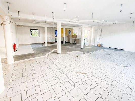 Im hinteren Teil: Abgang zum Keller