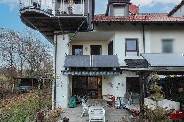 Außenansicht mit Garten