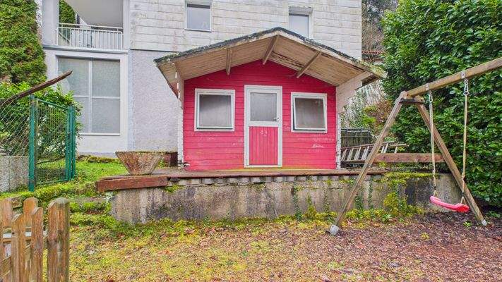 Privater Spielplatz im Garten