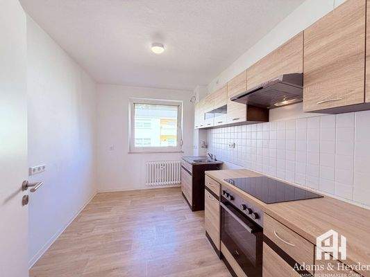 Küche mit Einbauküche