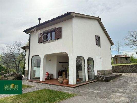 Einfamilienhaus mit 1 Hektar Kastanienwald