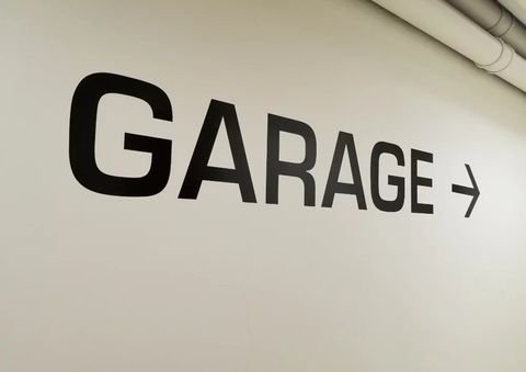 Bozen Garage, Bozen Stellplatz