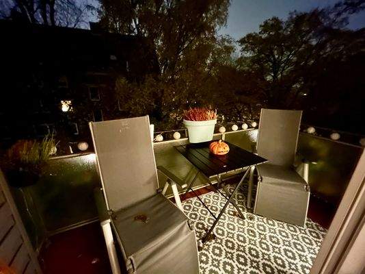 Balkon bei Nacht.jpg