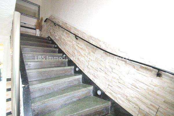 Treppe zum Obergeschoss