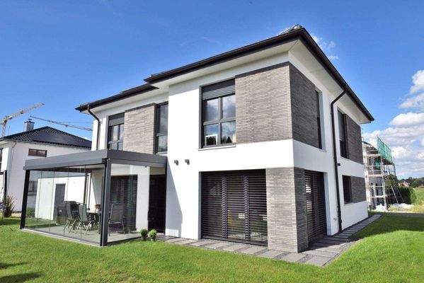 Stadtvilla mit Putz- und Klinkerfassade - edel!