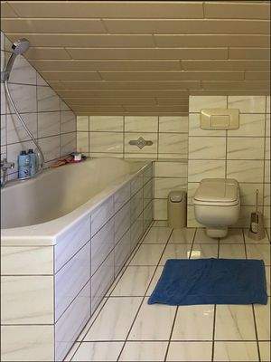 Entspannte Bad-Oase im Dachgeschoss