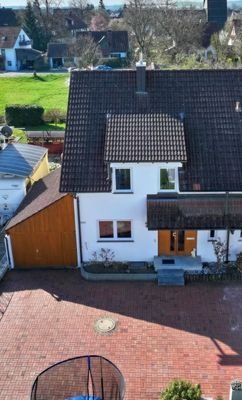 Eingang, Garage und Hof