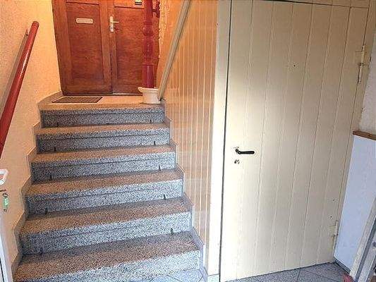 Zugang zum Keller/Treppenhaus