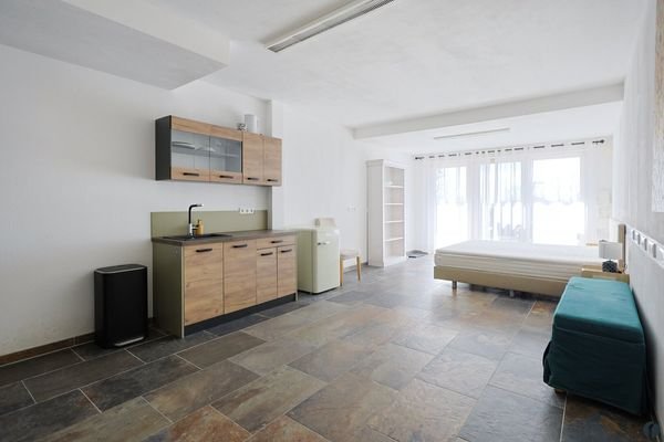 Untergeschoss 1. Zimmer samt Küche
