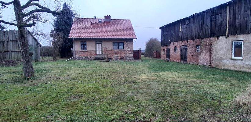 Hofseite-Blick zum Wohnhaus.jpg